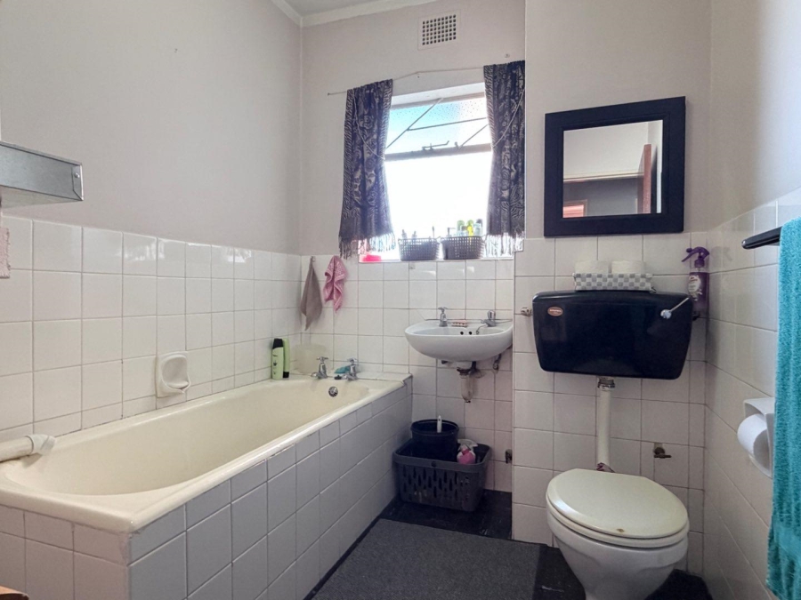 To Let 2 Bedroom Property for Rent in Blomtuin Western Cape